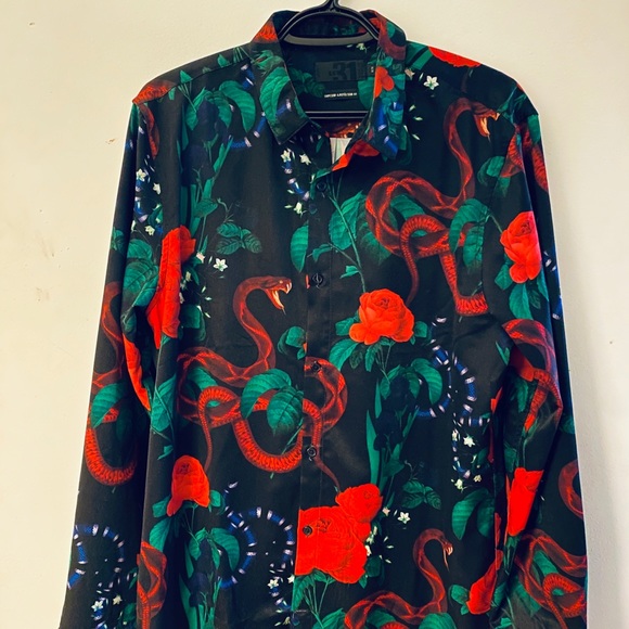 COPY - Men’s satin button down shirt in snake and… - Picture 1 of 5